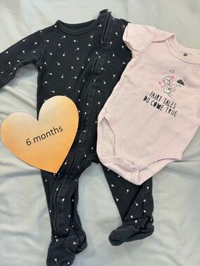 Petit Lem - Dark Gray Baby Pajamas with pink stars and matching onesie